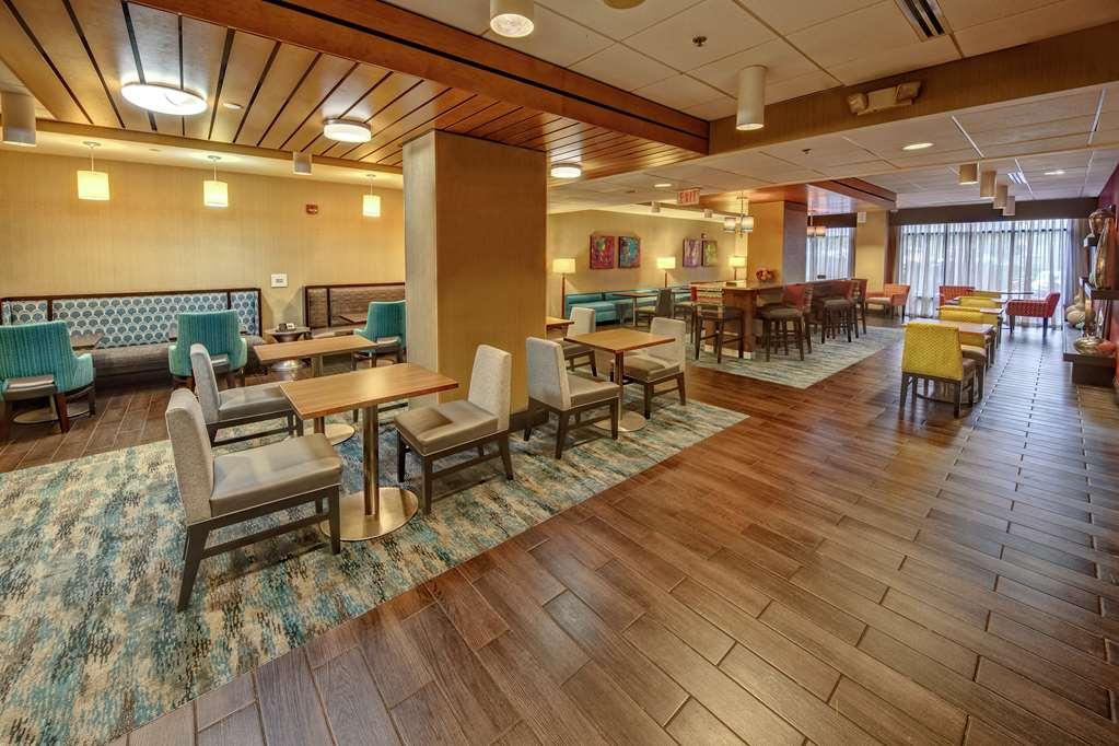 Hampton Inn Nashville / Vanderbilt Restaurant photo