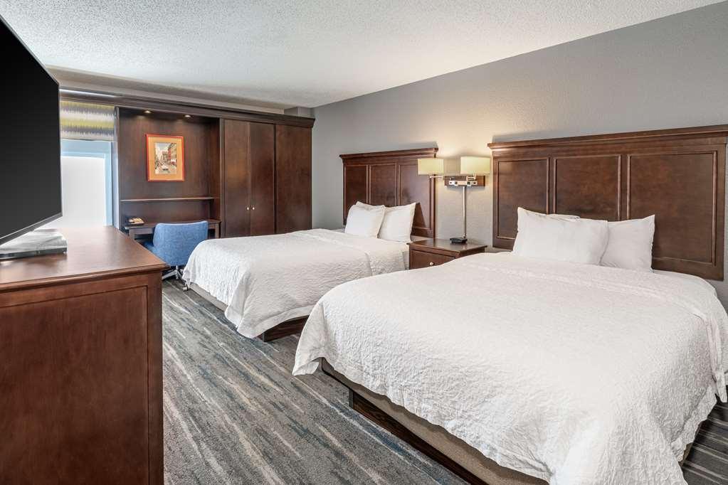 Hampton Inn Nashville / Vanderbilt Room photo